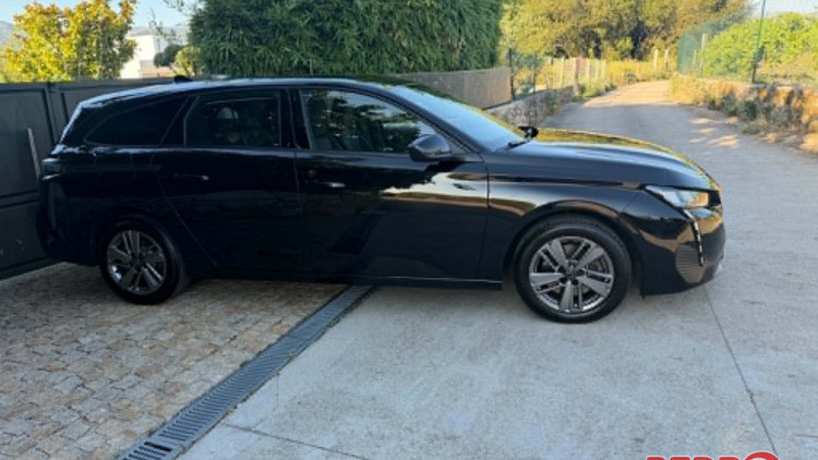 Peugeot 308 SW blue hdi active