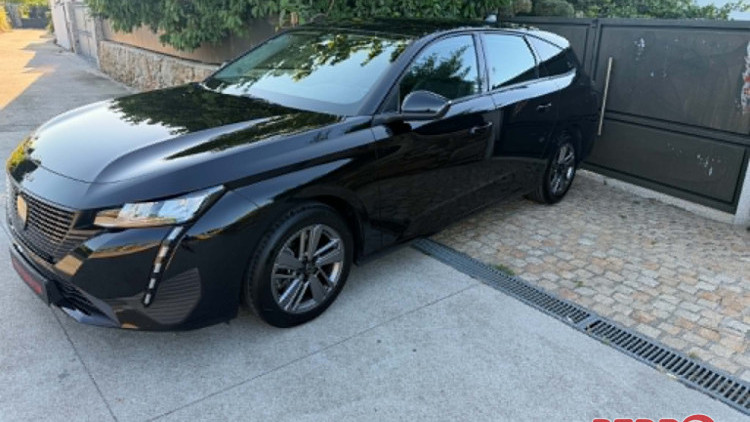 Peugeot 308 SW blue hdi active
